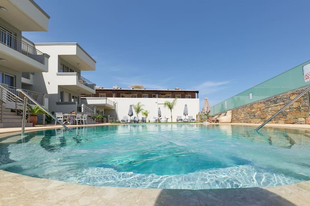 Superior Family Apartment W/Pool Dining Area Stavromenos Exterior photo