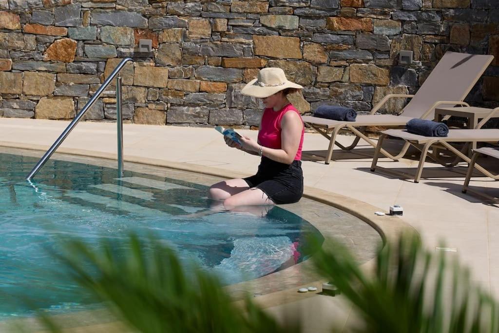 Superior Family Apartment W/Pool Dining Area Stavromenos Exterior photo